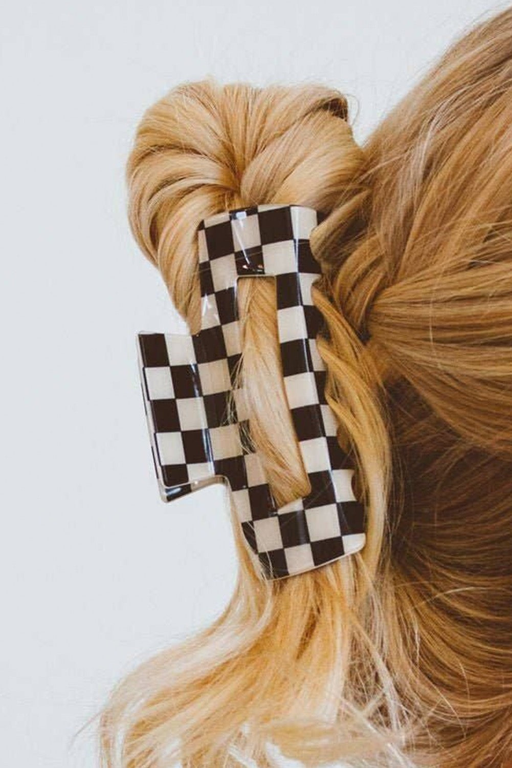 Checkered flag claw clip